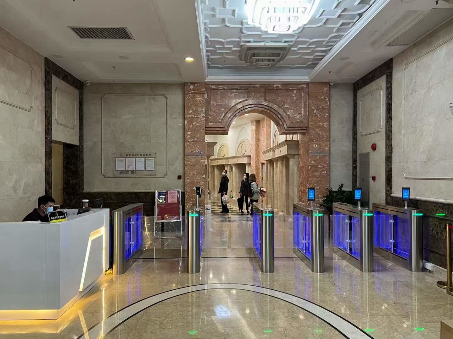 กรณี บริษัท ล่าสุดเกี่ยวกับ ประตูหมุนสวิง DRTD6653 -อาคารกวางโจว Yuexiu Oriental International Plaza
